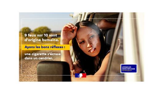 9 feux sur 10 sont d'origine humaine. Ayons les bons réflexes : une cigarette s'ecrase dans un cendrier.